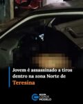 Um jovem identificado como Alan Jefferson Messias da Silva, de 22 anos, foi morto a tiros na noite desta terça-feira (15), no bairro Morro da Esperança, zona Norte de Teresina. 

Segundo a Polícia Militar, Alan dirigia um carro quando dois homens em uma motocicleta se aproximaram e efetuaram vários disparos contra ele. Após os tiros, os suspeitos fugiram.

Dois amigos da vítima realizaram o socorro e a levaram para o Hospital da Primavera. Alan, no entanto, já chegou à unidade de saúde sem sinais vitais.

Até o momento, os autores do crime não foram identificados e a motivação do homicídio também é desconhecida.

O caso será investigado pelo Departamento de Homicídios e Proteção à Pessoa (DHPP), que deverá apurar as circunstâncias do assassinato e identificar os responsáveis. Fonte: Cidade Verde