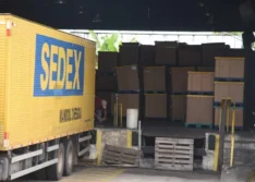 Trabalhadores dos Correios entram em greve em todo o país a partir desta sexta