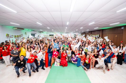 Vinícius Dias encerra ciclo de plenárias com debate sobre assistência social em Teresina