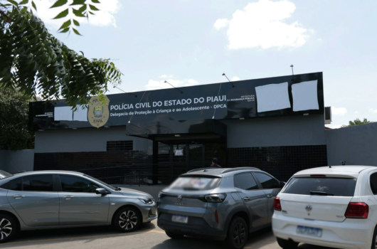 Pai é preso suspeito de estuprar filha de 11 anos em Teresina na frente da irmã
