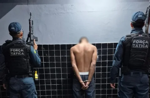 Força Tática apreende drogas e munições durante operação contra suspeitos de facção em Fronteiras
