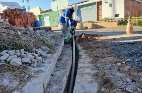 Extensão de rede reforça abastecimento de 100 casas em Picos