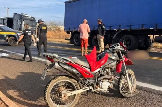 Motociclista de 32 anos morre após colisão com carro na BR-316 em Picos