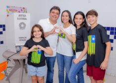 ”Muito confiante, mas aguardando com serenidade a decisão do povo”, diz Rafael ao votar em Teresina
