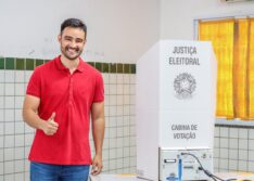 Vinícius vota e declara sentimento de dever cumprido e gratidão pela campanha