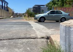 Prefeitura de Picos realiza melhorias em canaletas nas vias de maior tráfego