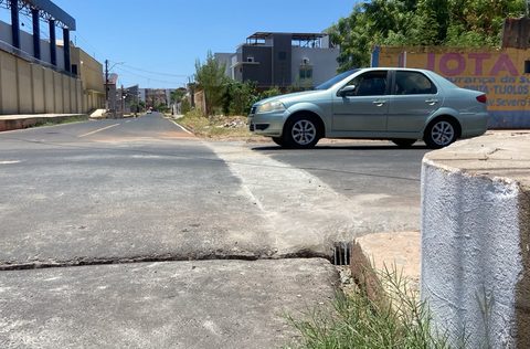Prefeitura de Picos realiza melhorias em canaletas nas vias de maior tráfego