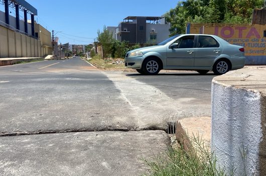 Prefeitura de Picos realiza melhorias em canaletas nas vias de maior tráfego