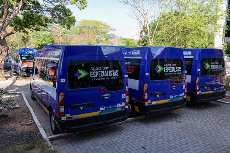 Governo do Estado entrega veículos para transporte de pacientes e ambulância do Samu a municípios piauienses