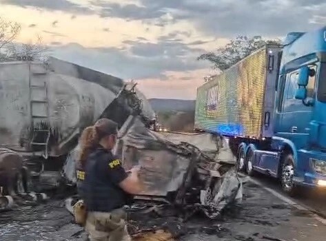 Colisão entre três veículos deixa um morto, dois feridos na BR-316 em Dom Expedito Lopes