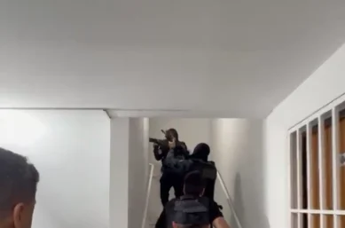 Dois são presos após acidente com veículo contendo 40kg de drogas em Teresina