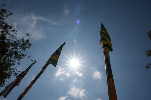 Teresina tem “dia extremo” de calor e bate recorde com quase 44°C